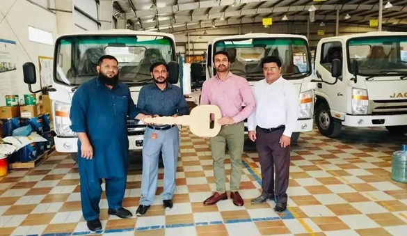 JAC light truck is favored by Pakistani users again